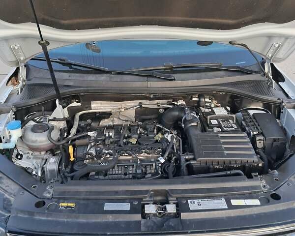 Белый Фольксваген Тигуан, объемом двигателя 2 л и пробегом 243 тыс. км за 13700 $, фото 15 на Automoto.ua