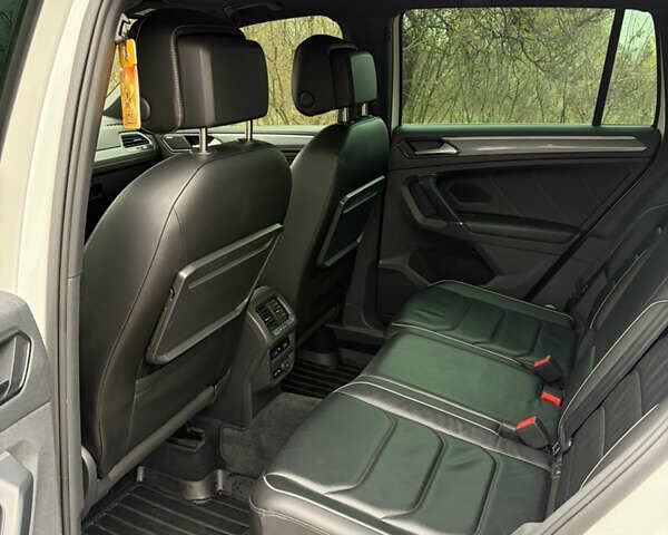 Белый Фольксваген Тигуан, объемом двигателя 1.97 л и пробегом 167 тыс. км за 28000 $, фото 18 на Automoto.ua