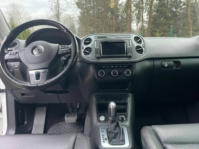 Білий Фольксваген Тігуан, об'ємом двигуна 2 л та пробігом 175 тис. км за 12550 $, фото 5 на Automoto.ua