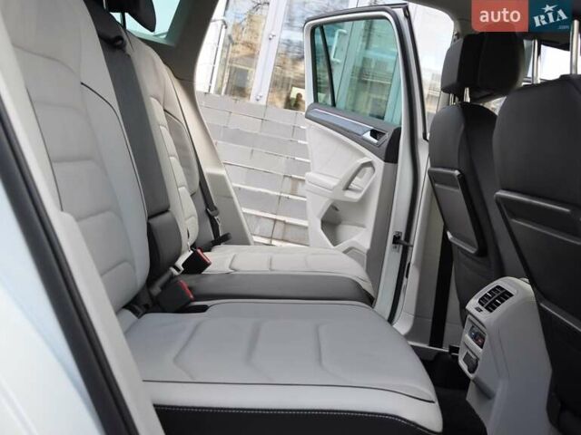 Белый Фольксваген Тигуан, объемом двигателя 1.98 л и пробегом 54 тыс. км за 27700 $, фото 18 на Automoto.ua