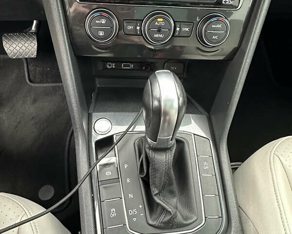 Білий Фольксваген Тігуан, об'ємом двигуна 1.98 л та пробігом 95 тис. км за 20900 $, фото 12 на Automoto.ua