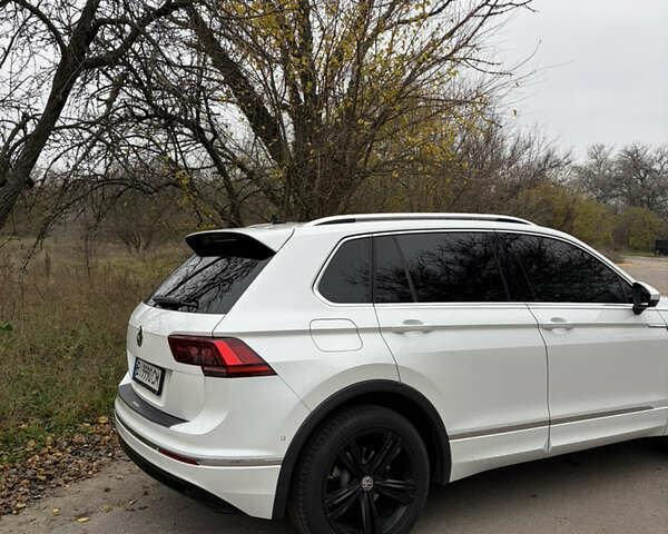 Белый Фольксваген Тигуан, объемом двигателя 1.97 л и пробегом 167 тыс. км за 28000 $, фото 7 на Automoto.ua