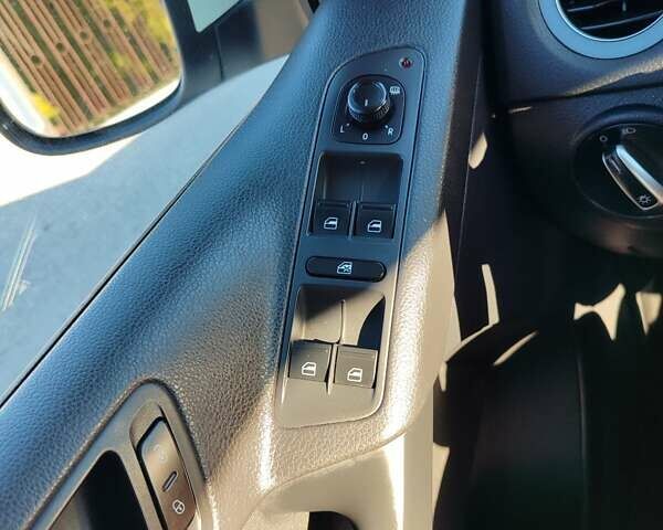 Белый Фольксваген Тигуан, объемом двигателя 2 л и пробегом 93 тыс. км за 13500 $, фото 34 на Automoto.ua