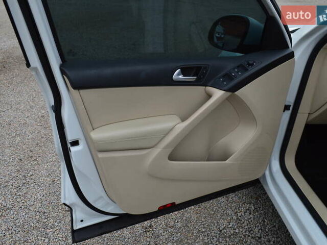 Белый Фольксваген Тигуан, объемом двигателя 1.98 л и пробегом 82 тыс. км за 15600 $, фото 5 на Automoto.ua