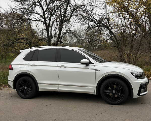 Белый Фольксваген Тигуан, объемом двигателя 1.97 л и пробегом 167 тыс. км за 28000 $, фото 5 на Automoto.ua