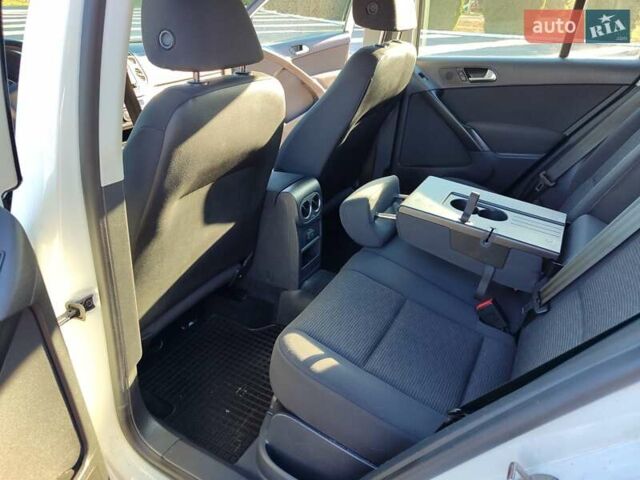 Белый Фольксваген Тигуан, объемом двигателя 2 л и пробегом 93 тыс. км за 13500 $, фото 26 на Automoto.ua