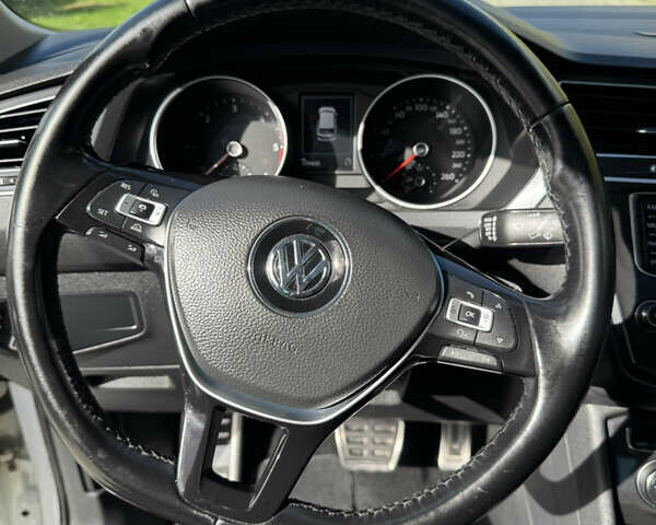 Белый Фольксваген Тигуан, объемом двигателя 1.97 л и пробегом 179 тыс. км за 25500 $, фото 11 на Automoto.ua