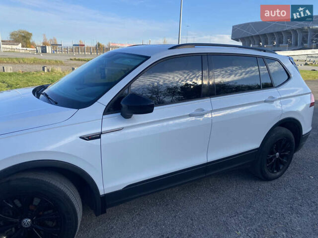 Белый Фольксваген Тигуан, объемом двигателя 2 л и пробегом 166 тыс. км за 14700 $, фото 12 на Automoto.ua