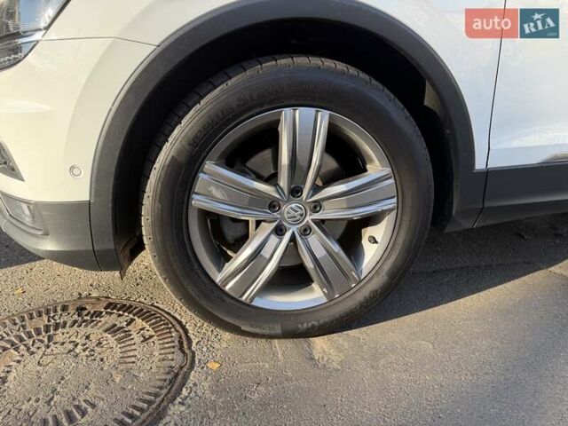 Білий Фольксваген Тігуан, об'ємом двигуна 1.98 л та пробігом 148 тис. км за 24000 $, фото 9 на Automoto.ua