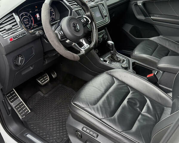 Белый Фольксваген Тигуан, объемом двигателя 1.97 л и пробегом 278 тыс. км за 25500 $, фото 25 на Automoto.ua