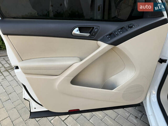 Белый Фольксваген Тигуан, объемом двигателя 1.98 л и пробегом 108 тыс. км за 14500 $, фото 11 на Automoto.ua