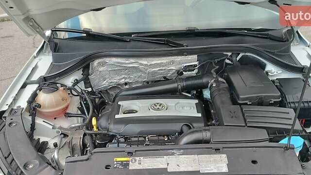 Белый Фольксваген Тигуан, объемом двигателя 2 л и пробегом 228 тыс. км за 13850 $, фото 49 на Automoto.ua