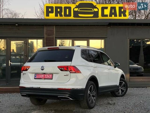 Белый Фольксваген Тигуан, объемом двигателя 1.98 л и пробегом 56 тыс. км за 21900 $, фото 2 на Automoto.ua