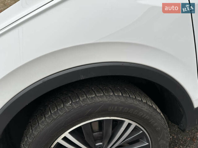 Білий Фольксваген Тігуан, об'ємом двигуна 1.98 л та пробігом 95 тис. км за 20900 $, фото 3 на Automoto.ua