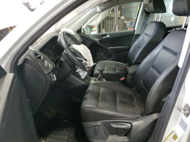 Білий Фольксваген Тігуан, об'ємом двигуна 2 л та пробігом 189 тис. км за 6400 $, фото 6 на Automoto.ua