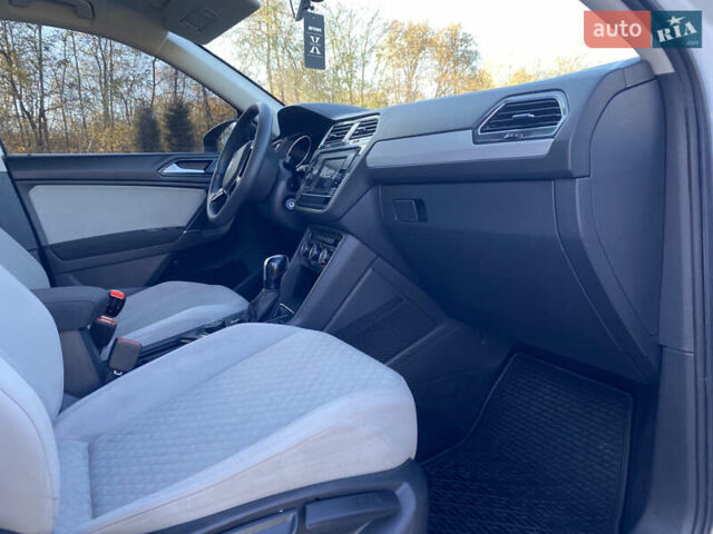 Белый Фольксваген Тигуан, объемом двигателя 2 л и пробегом 166 тыс. км за 14700 $, фото 41 на Automoto.ua