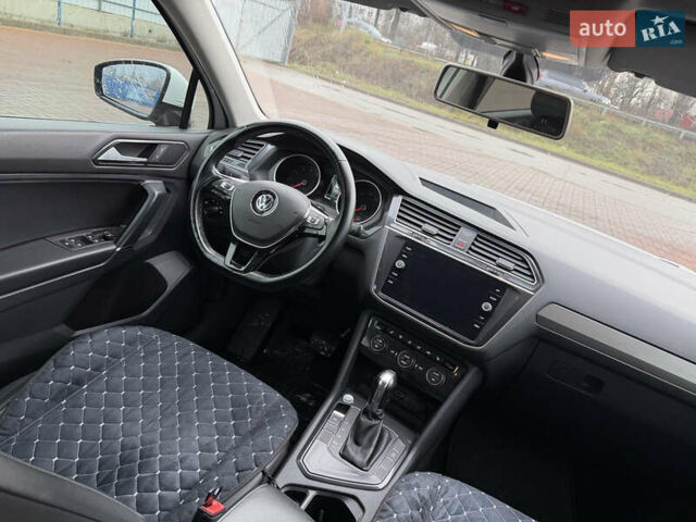 Білий Фольксваген Тігуан, об'ємом двигуна 1.98 л та пробігом 163 тис. км за 17500 $, фото 94 на Automoto.ua