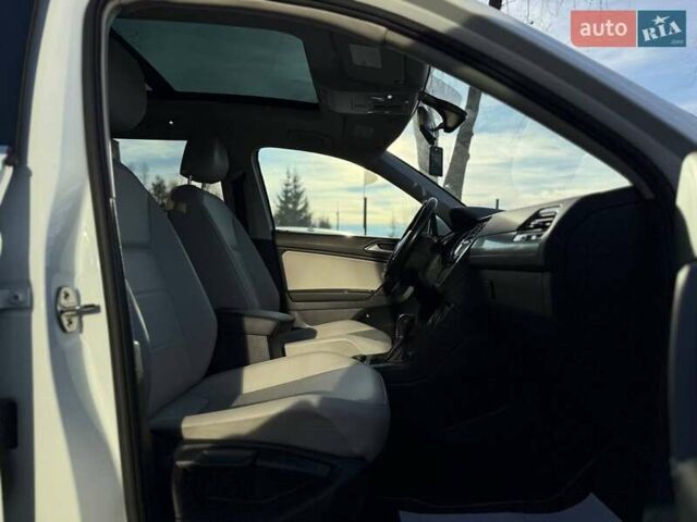 Белый Фольксваген Тигуан, объемом двигателя 1.98 л и пробегом 167 тыс. км за 20000 $, фото 28 на Automoto.ua