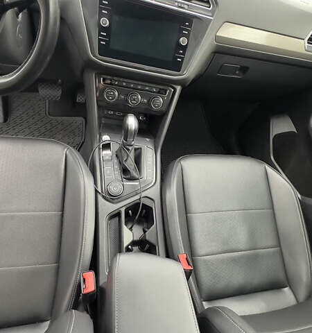 Білий Фольксваген Тігуан, об'ємом двигуна 2 л та пробігом 128 тис. км за 21500 $, фото 8 на Automoto.ua