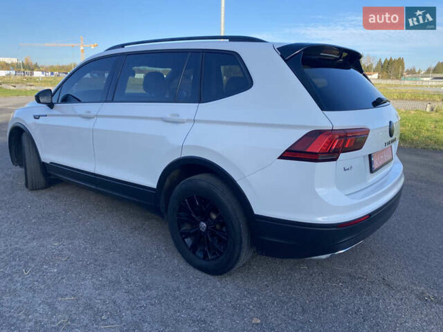 Белый Фольксваген Тигуан, объемом двигателя 2 л и пробегом 166 тыс. км за 14700 $, фото 17 на Automoto.ua