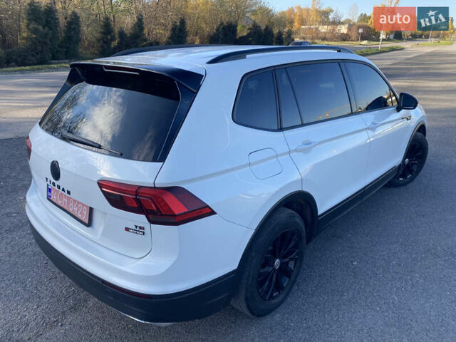 Белый Фольксваген Тигуан, объемом двигателя 2 л и пробегом 166 тыс. км за 14700 $, фото 24 на Automoto.ua