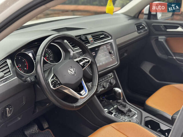 Белый Фольксваген Тигуан, объемом двигателя 2 л и пробегом 120 тыс. км за 22200 $, фото 14 на Automoto.ua