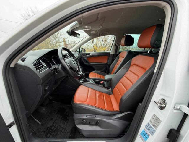 Белый Фольксваген Тигуан, объемом двигателя 2 л и пробегом 71 тыс. км за 25000 $, фото 13 на Automoto.ua