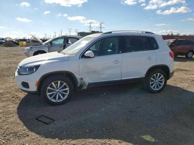 Білий Фольксваген Тігуан, об'ємом двигуна 2 л та пробігом 130 тис. км за 2900 $, фото 1 на Automoto.ua