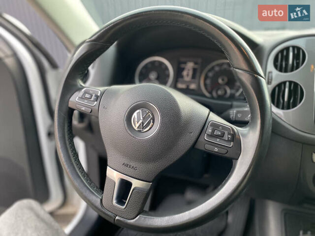 Білий Фольксваген Тігуан, об'ємом двигуна 1.98 л та пробігом 108 тис. км за 12699 $, фото 25 на Automoto.ua