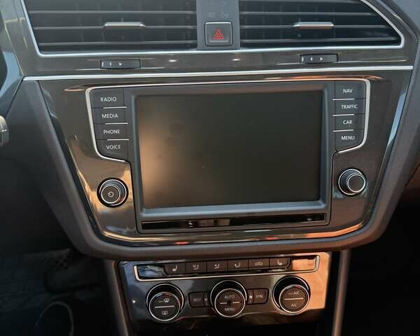 Білий Фольксваген Тігуан, об'ємом двигуна 2.01 л та пробігом 71 тис. км за 26000 $, фото 9 на Automoto.ua