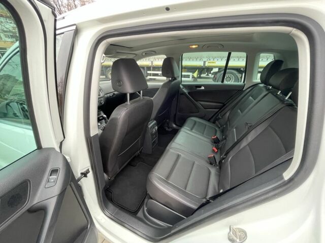 Белый Фольксваген Тигуан, объемом двигателя 2 л и пробегом 113 тыс. км за 13900 $, фото 13 на Automoto.ua