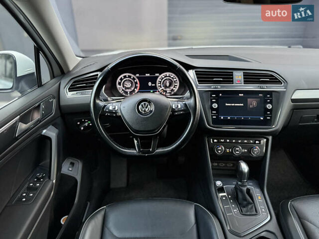 Білий Фольксваген Тігуан, об'ємом двигуна 1.98 л та пробігом 74 тис. км за 22222 $, фото 27 на Automoto.ua