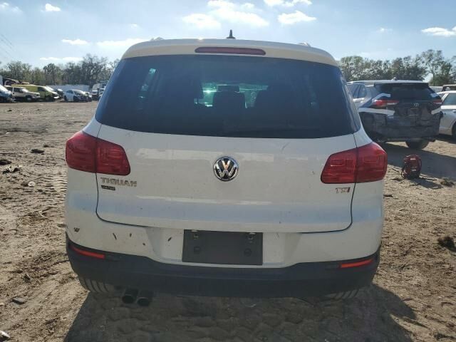 Білий Фольксваген Тігуан, об'ємом двигуна 2 л та пробігом 134 тис. км за 10999 $, фото 4 на Automoto.ua