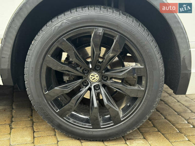 Белый Фольксваген Тигуан, объемом двигателя 2 л и пробегом 120 тыс. км за 22200 $, фото 24 на Automoto.ua