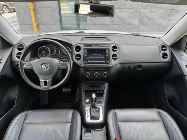 Белый Фольксваген Тигуан, объемом двигателя 2 л и пробегом 130 тыс. км за 14799 $, фото 17 на Automoto.ua