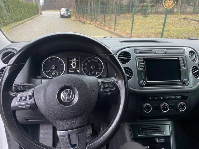 Білий Фольксваген Тігуан, об'ємом двигуна 2 л та пробігом 175 тис. км за 12550 $, фото 2 на Automoto.ua