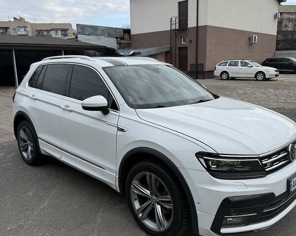 Белый Фольксваген Тигуан, объемом двигателя 1.97 л и пробегом 278 тыс. км за 25500 $, фото 10 на Automoto.ua