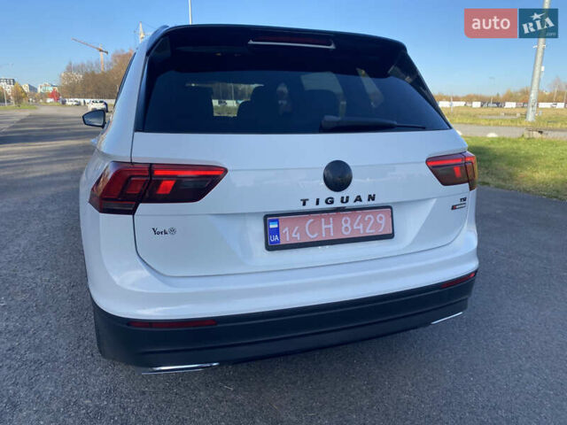 Белый Фольксваген Тигуан, объемом двигателя 2 л и пробегом 166 тыс. км за 14700 $, фото 49 на Automoto.ua
