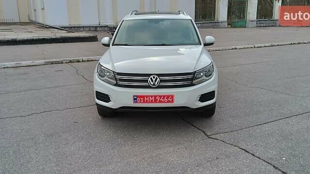 Белый Фольксваген Тигуан, объемом двигателя 2 л и пробегом 228 тыс. км за 13850 $, фото 1 на Automoto.ua