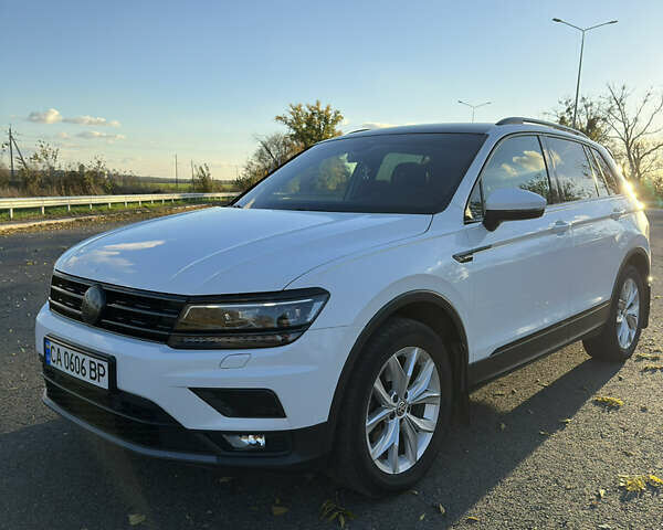 Белый Фольксваген Тигуан, объемом двигателя 1.97 л и пробегом 146 тыс. км за 25900 $, фото 2 на Automoto.ua