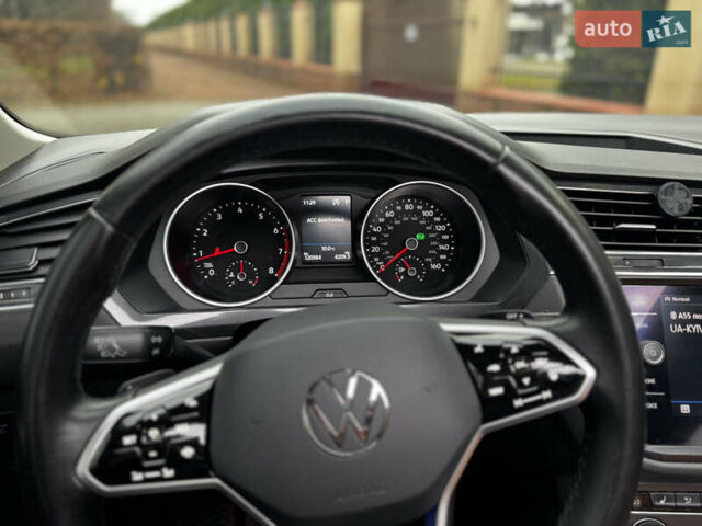 Белый Фольксваген Тигуан, объемом двигателя 2 л и пробегом 120 тыс. км за 22200 $, фото 23 на Automoto.ua
