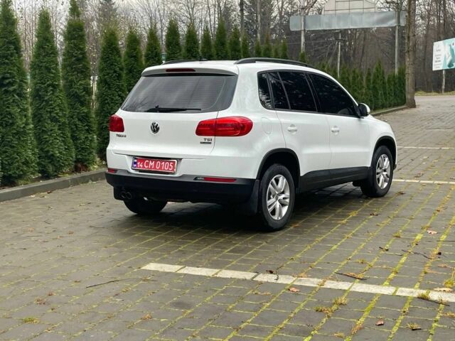 Білий Фольксваген Тігуан, об'ємом двигуна 2 л та пробігом 175 тис. км за 12550 $, фото 6 на Automoto.ua