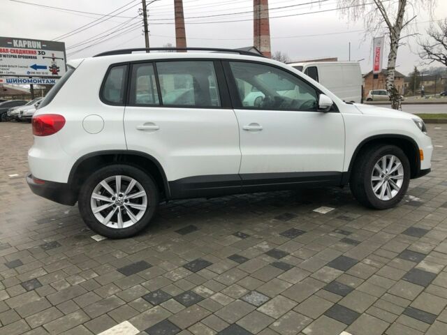 Белый Фольксваген Тигуан, объемом двигателя 2 л и пробегом 203 тыс. км за 10600 $, фото 2 на Automoto.ua