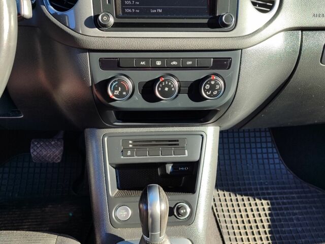 Білий Фольксваген Тігуан, об'ємом двигуна 2 л та пробігом 93 тис. км за 13499 $, фото 6 на Automoto.ua