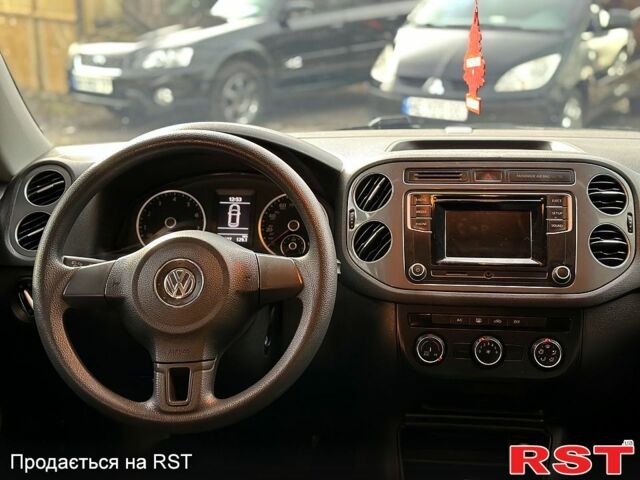 Белый Фольксваген Тигуан, объемом двигателя 2 л и пробегом 174 тыс. км за 15000 $, фото 10 на Automoto.ua