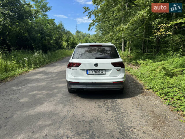 Белый Фольксваген Тигуан, объемом двигателя 1.97 л и пробегом 282 тыс. км за 22500 $, фото 7 на Automoto.ua