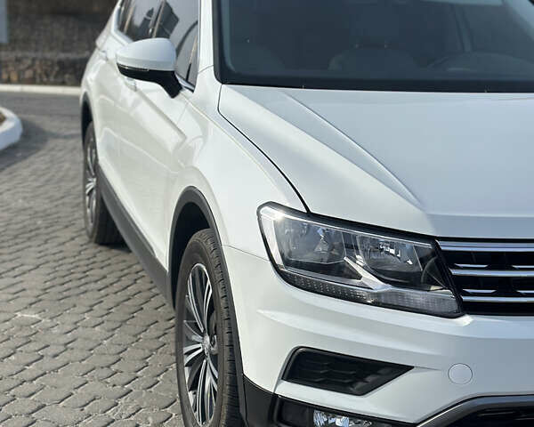 Белый Фольксваген Тигуан, объемом двигателя 1.98 л и пробегом 160 тыс. км за 16200 $, фото 13 на Automoto.ua