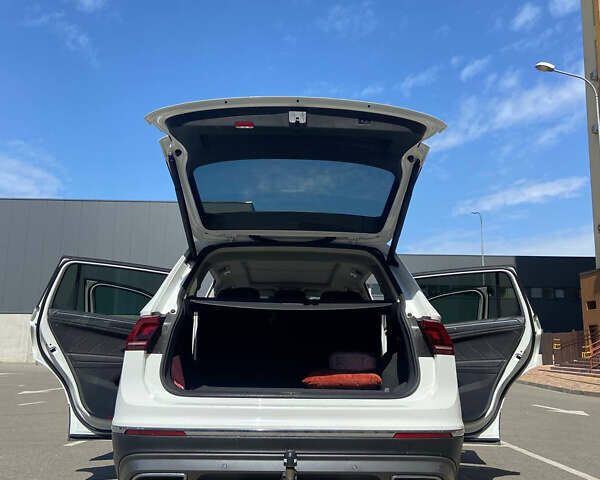 Белый Фольксваген Тигуан, объемом двигателя 1.97 л и пробегом 182 тыс. км за 26200 $, фото 8 на Automoto.ua