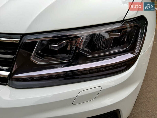 Белый Фольксваген Тигуан, объемом двигателя 1.98 л и пробегом 200 тыс. км за 21950 $, фото 36 на Automoto.ua