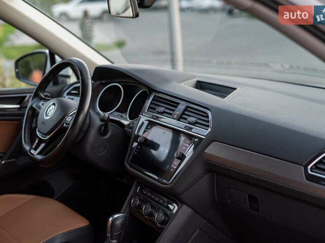 Білий Фольксваген Тігуан, об'ємом двигуна 2 л та пробігом 169 тис. км за 20900 $, фото 15 на Automoto.ua